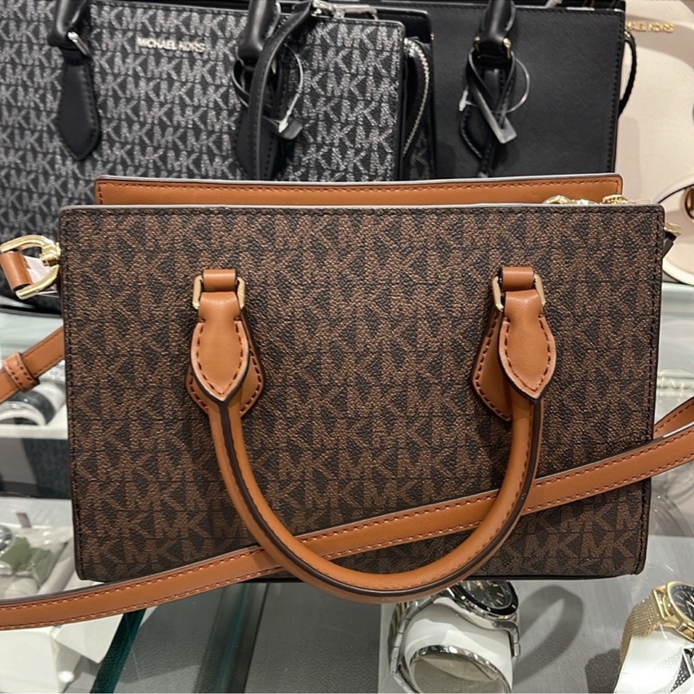 Michael Kors Small Sheila Satchel Crossbody
Bag Brown
NWT - Picture 8 of 16